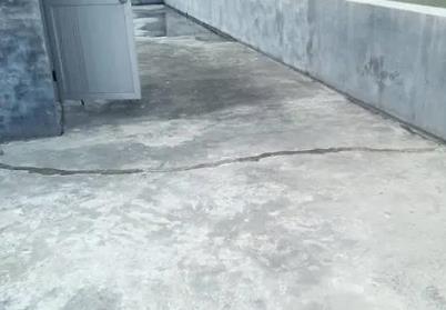 周至楼顶漏水维修公司分享下如何解决卫生间隐蔽部位漏水的问题?