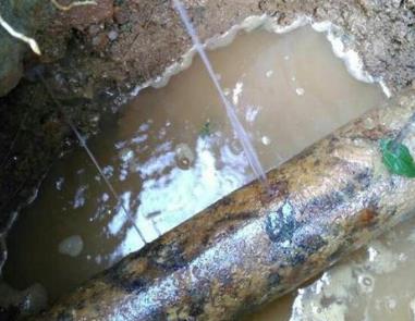 周至楼顶渗水维修公司分享下地暖漏水的原因及检测方法。